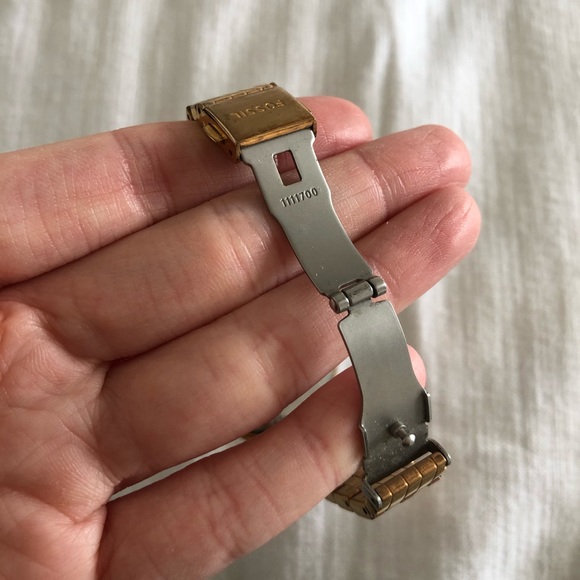 Rose Gold Fossil Watch - Picture 5 of 8